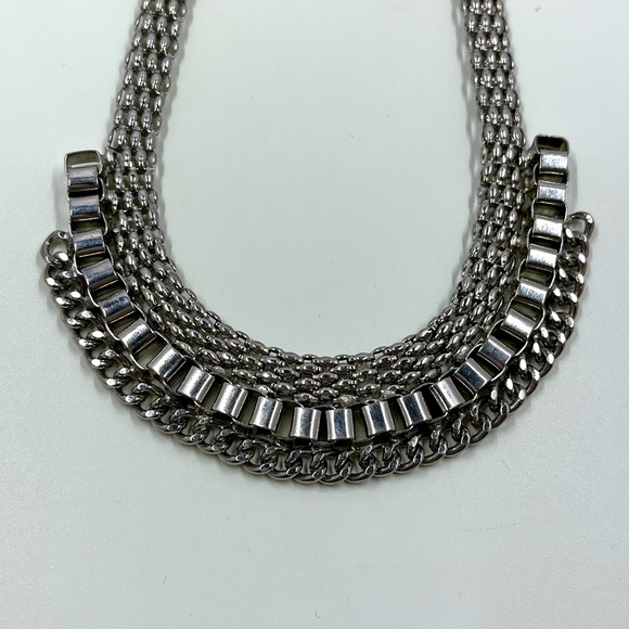 Vintage Y2K Chain Style Choker Necklace - Picture 4 of 7